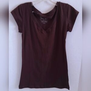 Active Basics My Favorite T v-neck t-shirt size Large (NWOTS)